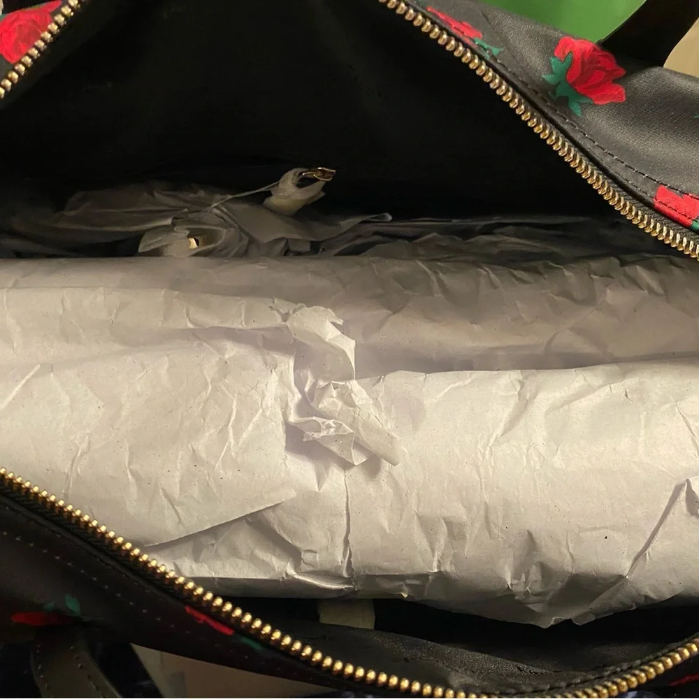 Kate Spade Chelsea Rose Toss Printed Weekender - Picture 7 of 11